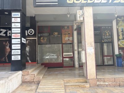 LOCAL COMMERCIAL
