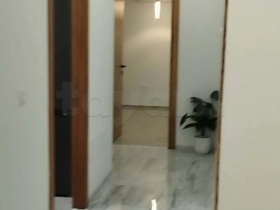 A louer appartement neuf avec chauffage central . cuisine équipé trois climatiseur .. surface 117 m2.... deux chambres (2)...(2) Deux salle de bain .avec place parking...sokra chotrana 1...