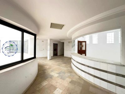 À louer immeuble r2 en 30 pièces à la Charguia 2