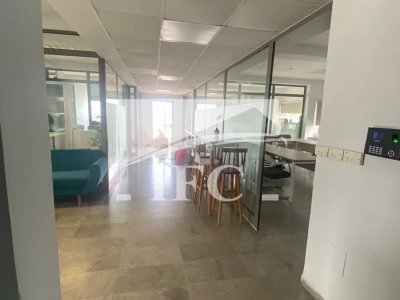 Bureau en 6 espaces-200m²-charguia 2-IFCC162