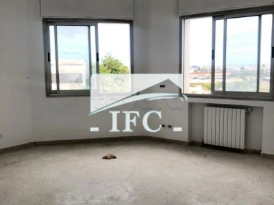 Bureau en 5 espaces-180m²-charguia 1-IFCC171