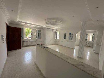 À louer étage de villa à ennasr