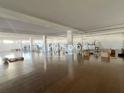 A louer Un Dépôt 740 m² à CHARGUIA 2