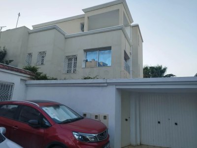 Studio meublé S+1 à la soukra_R+2 villa_Bon quartier en face du Carrefour Market