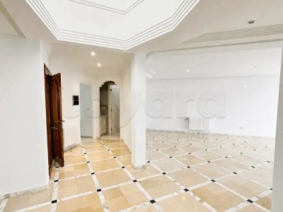 📍 Ennasr 2 à louer joli Étage de villa S+3