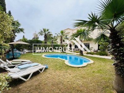 Villa S+7 meublée avec jardin et piscine à la Soukra