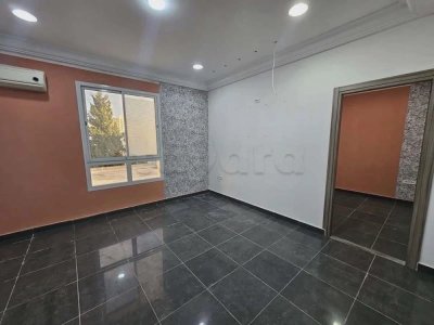 📍 ENNASR 2  : BUREAU H+1 À LOUER