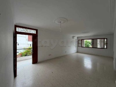 📍 ENNASR 1 : ETAGE DE VILLA S+4 A LOUER