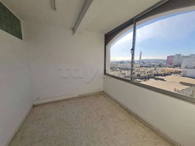 bureau hall plus 4  a el manzah 6 wb4048