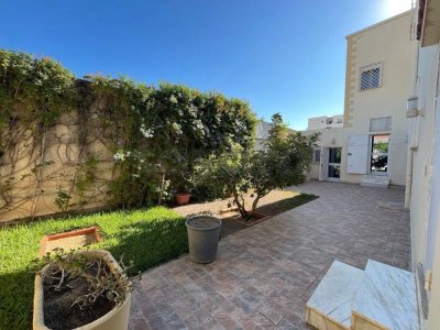 📍 RIADH EL ANDALOUS: UNE VILLA S+5 À VENDRE