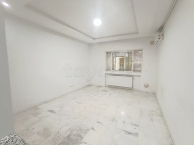 A louer appartement S+1 avec jardin