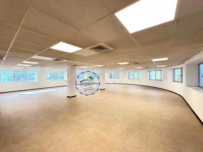 A louer des plateaux de 1500 m² par niv Charguia 2