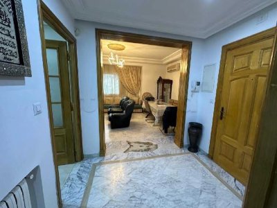 À vendre S+3 haut standing à ennasr