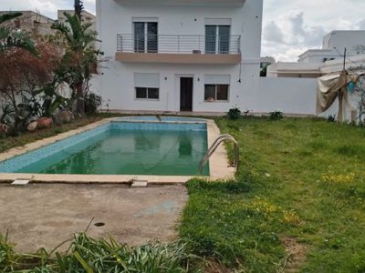duplex avec piscine et jardin s+4 la soukra