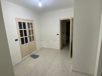 AL S+2 la soukra parc 750dt étage villa 750dt