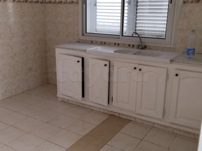 vente ennasr2 s+2 4éme étage sans ascenseur  R+4 bonne opportunitée