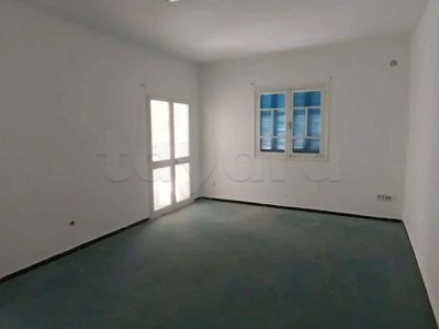 Villa sur deux niveaux à la Soukra