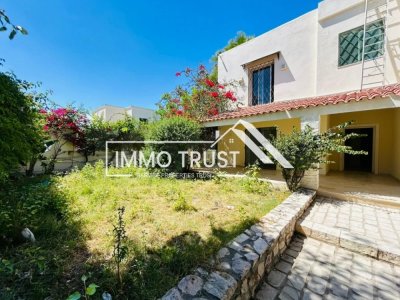 Villa S+3 avec jardin à La Soukra .