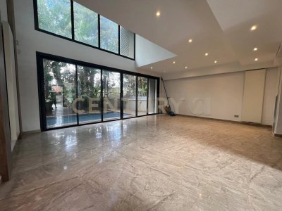 ✨ TRIPLEX DE PRESTIGE À VENDRE – LA SOUKRA (STYLE COMPOUND) ✨