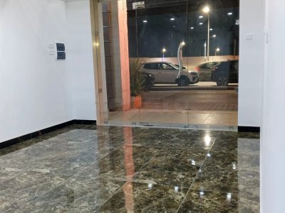 A Louer à Soukra un Excellent Magasin sur la Route Principale La Soukra