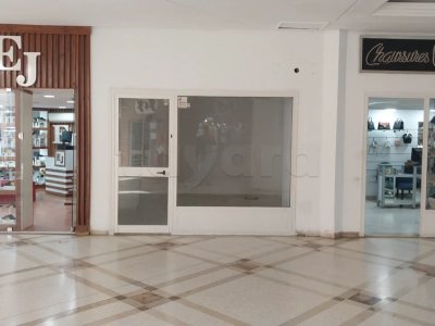 A LOUER BOUTIQUE 14m² ARIANA CENTRE EXCELLENT EMPLACEMENT REZ DE CHAUSSEE