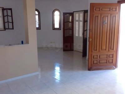 À louer à Bizerte : étage de villa S+2 avec entrée indépendante et jardin – 900 DT/mois