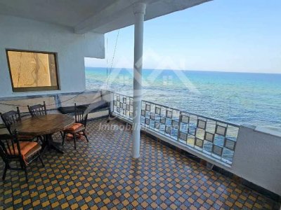 etage de villa pieds dans l'eau bizerte