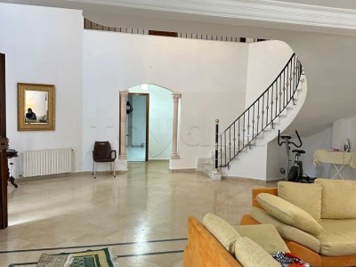 A louer un duplex spacieuse de type s+4 avec entrée de deux voitures