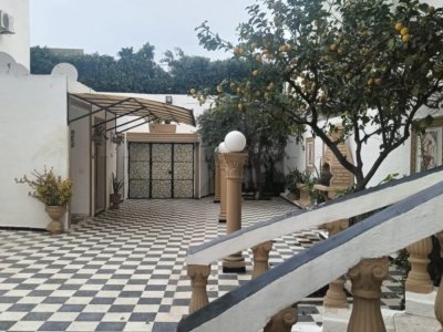 ✅A vendre une villa sur 3 niveaux à la Manouba route Oued El Lil