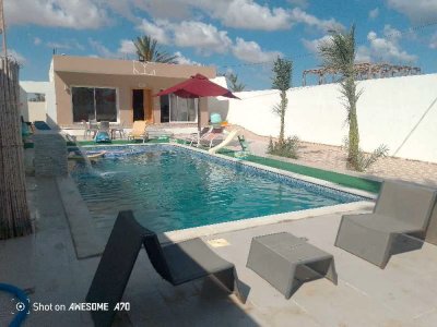 Djerba location à la nuitée villa avec piscine Midoun face à la mer