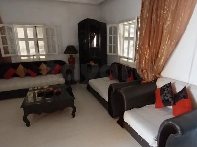 S+2 meublé et climatisé à Houmt Souk près de toutes commodités.  En locations saisonnière.