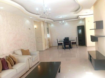 Un grand appartement meublé au rez de chaussée