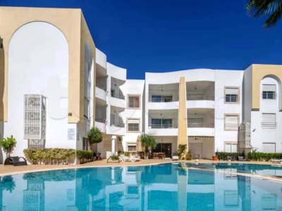 Appartement au rez de chaussée avec piscine