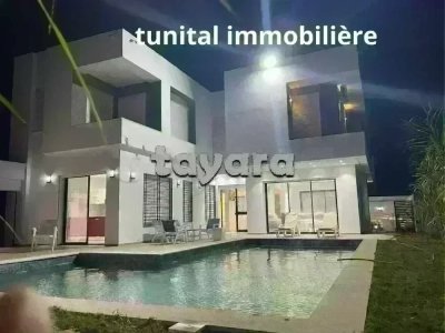 Dar Allouch entre Haouaria et Kélibia gouvernorat Nabeul : A Vendre Villa neuve haut standing très moderne vue sur mer du 1er étage et à 500 m de la plage