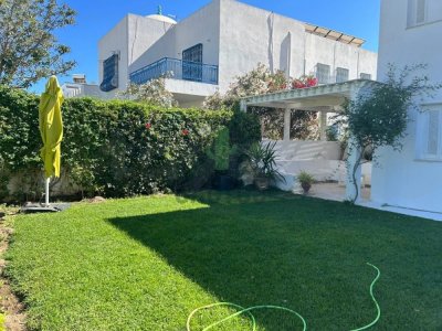 Location vacances : Villa S+4 avec jardin à Sidi Mahersi