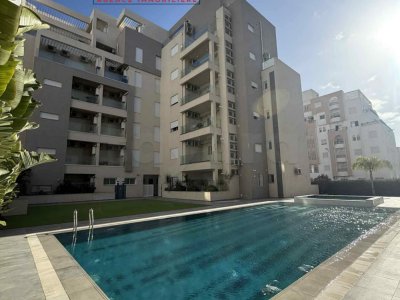 location :  S+2 richement Meublé dans une résidence gardée avec ascenseur et piscine dans un endroit calme à AFH2 Mrezga Nabeul
