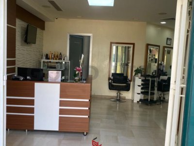 Fond de Commerce à Berge Du Lac (La Marsa) - Salon de coiffure et esthétique au lac 1 -