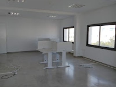 Bureau à Charguia 2 (La Soukra) - Coquette bureau 200m2 à charguia 2 -