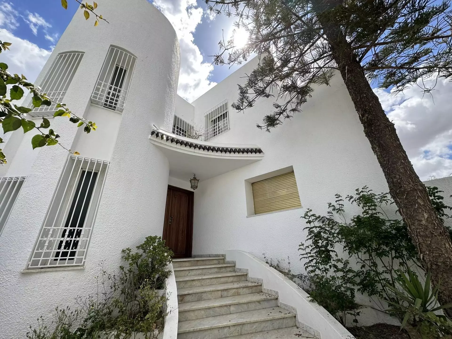 Location Maisons à El Menzah 9 (El Menzah) - Villa s7 à menzah 9 sur artère principale -