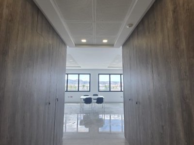 Bureaux & Commerces Bureau à Cite El Ghazala 2 (Raoued) - Bureau 2440 m2 ths à pole la gazelle