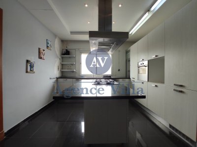 Location Duplex à Berge Du Lac (La Marsa) - Un duplex s4 au lac1 avec piscine