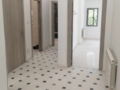 Location Maisons à Marsa Ennassim (La Marsa) - Appartement vide standing -