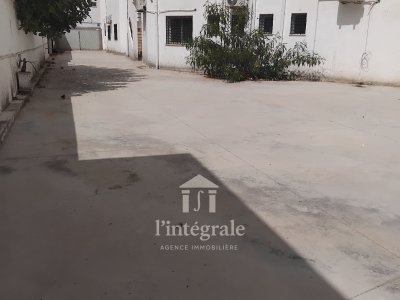 Location Surfaces à El Charguia (Cite El Khadra) - Usine et administration à charguia2 -