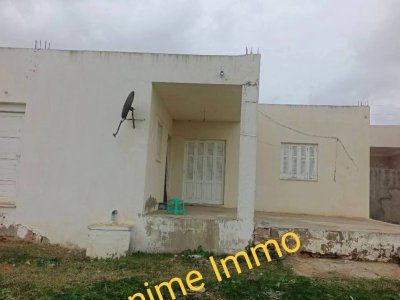 Vente Maisons à Cite Sprols (El Haouaria) - Maison dans un terrain 386 m2