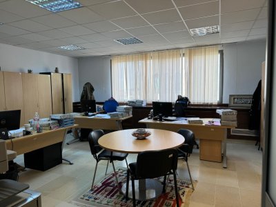 Bureaux & Commerces Bureau à Berge Du Lac (La Marsa) - Spacieux bureau administratif au berge du lac 1