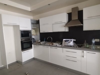 Location Appart. 4 pièces à Cite Ennasr (Mnihla) - Un spacieux et lumineux duplex s2 à ennasr -