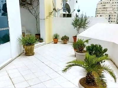 Location Appart. 3 pièces à Cite Ennasr 2 (Ariana Ville) - A l'année apt s2 excellent état et emplacement -