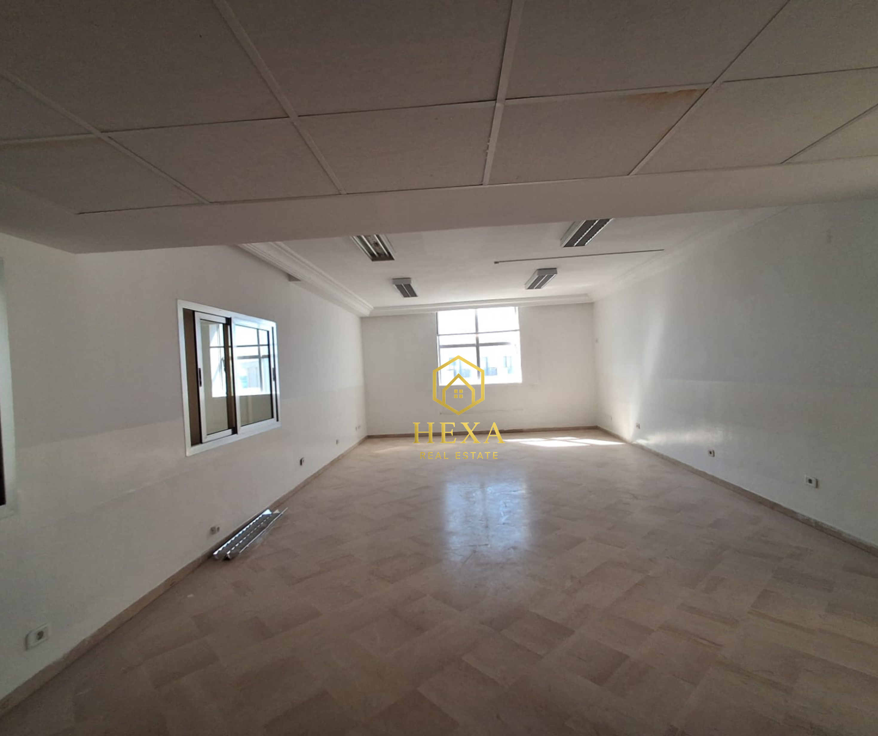 Location Surfaces à Berge Du Lac (La Marsa) - Etage d'appartement au lac 1 à usage bureautique