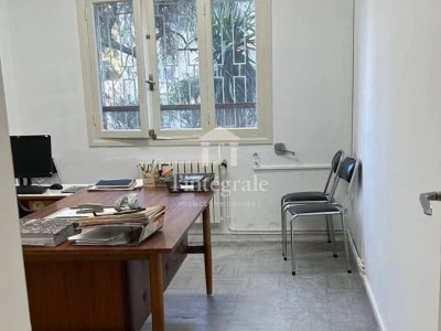 Bureau à El Manar 2 (El Menzah) - Bureau de 6 pièces au rez de chaussée -