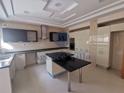 Location Appart. 5 pièces+ à La Soukra (La Soukra) - Une villa s5 sur deux niveau